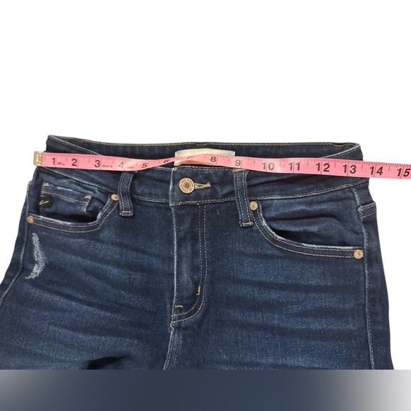 Kancan Distressed Jeans - Picture 7 of 7